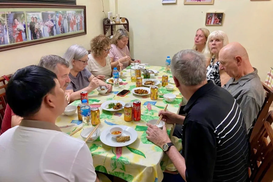 Hanoi Street Food Adventure & Home Host Dinner