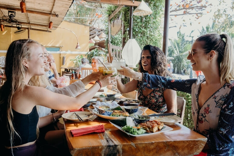 How to Book a Home Host Dinner in Hanoi