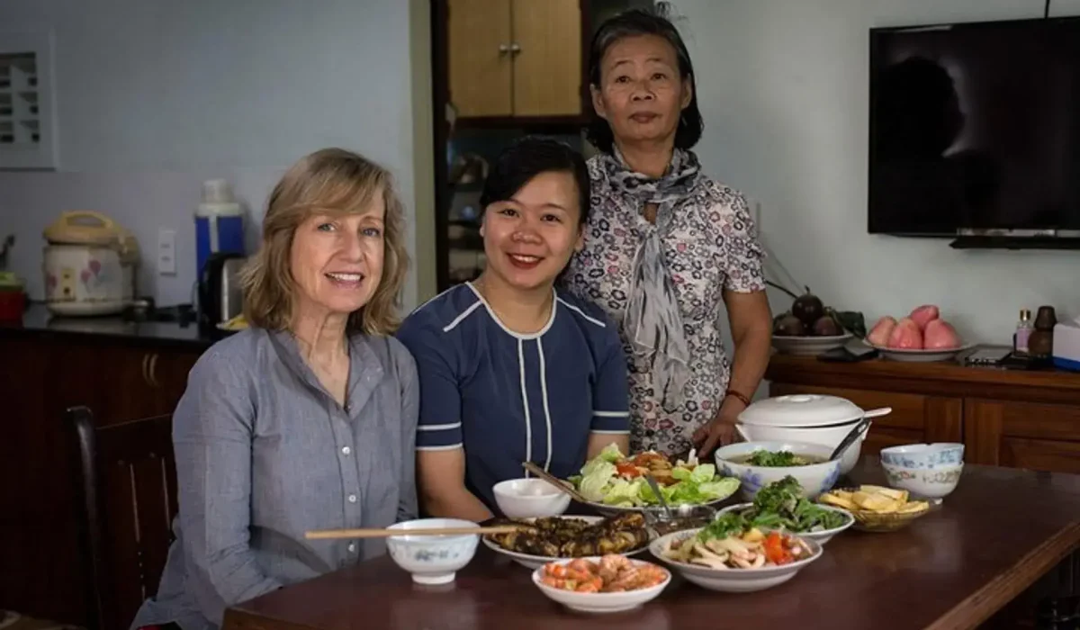 best home host dinner in vietnam