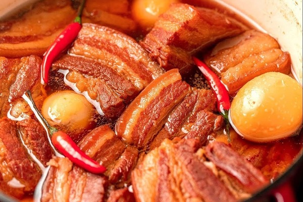 enjoy thit kho in vietnam home-hosted meal