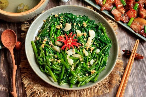 local vietnamese home dinner